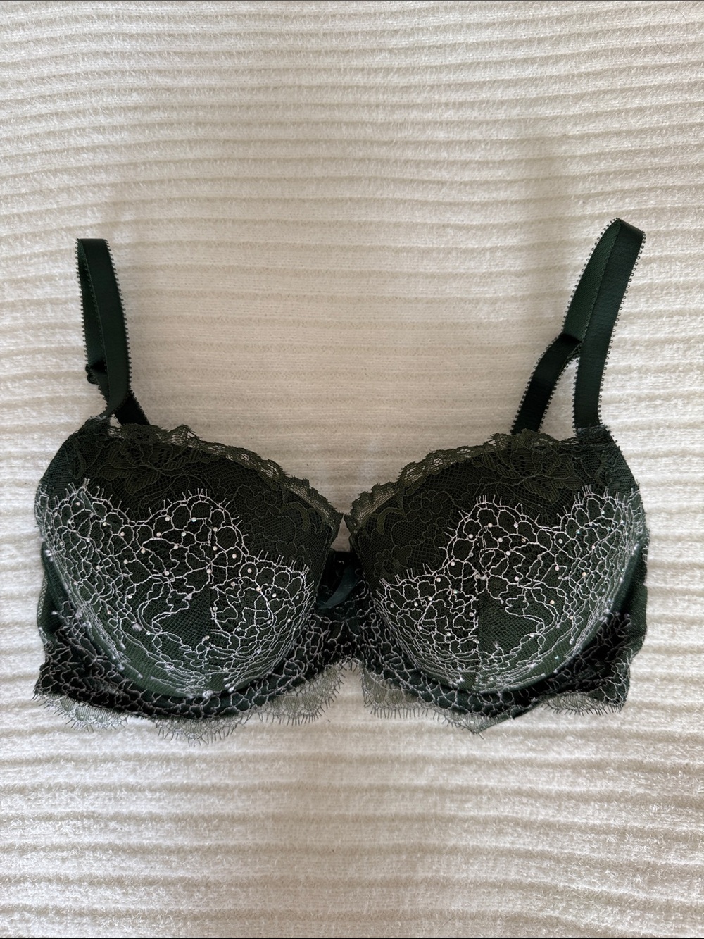 VICTORIA’S SECRET | NWOT Dream Angels Demi Green Lace 34D